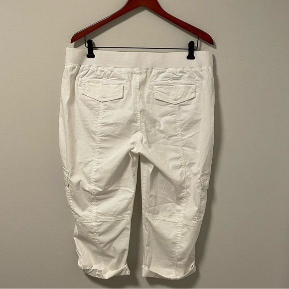 White Capri Pant - Picture 3 of 3